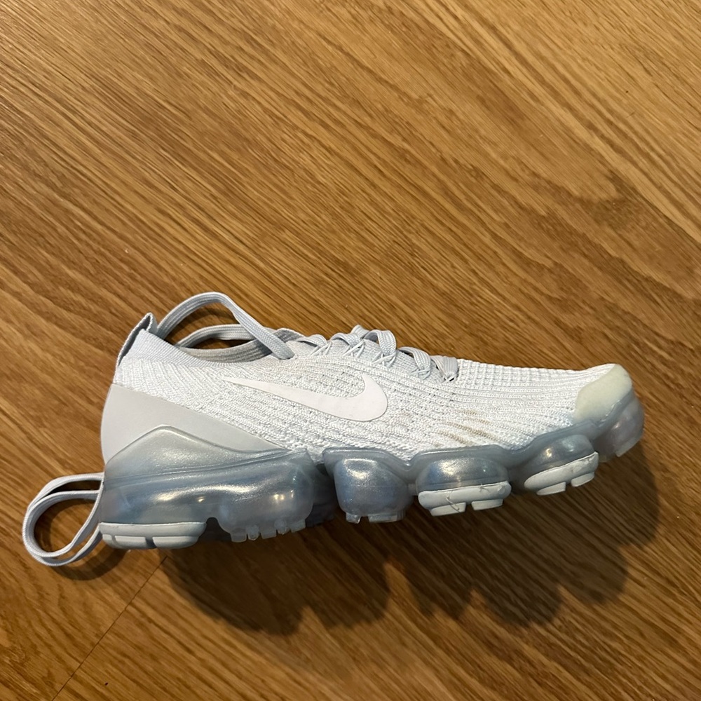 Nike sneakers almost new